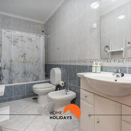 Διαμέρισμα #230 A Flor Flat By Holidays *